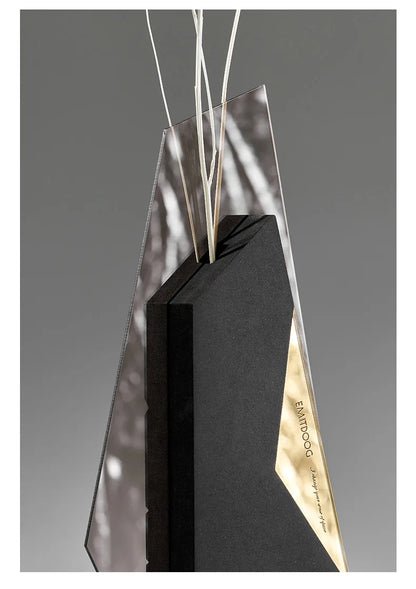 Contemporary acrylic desk clock - Soarley detailed view
