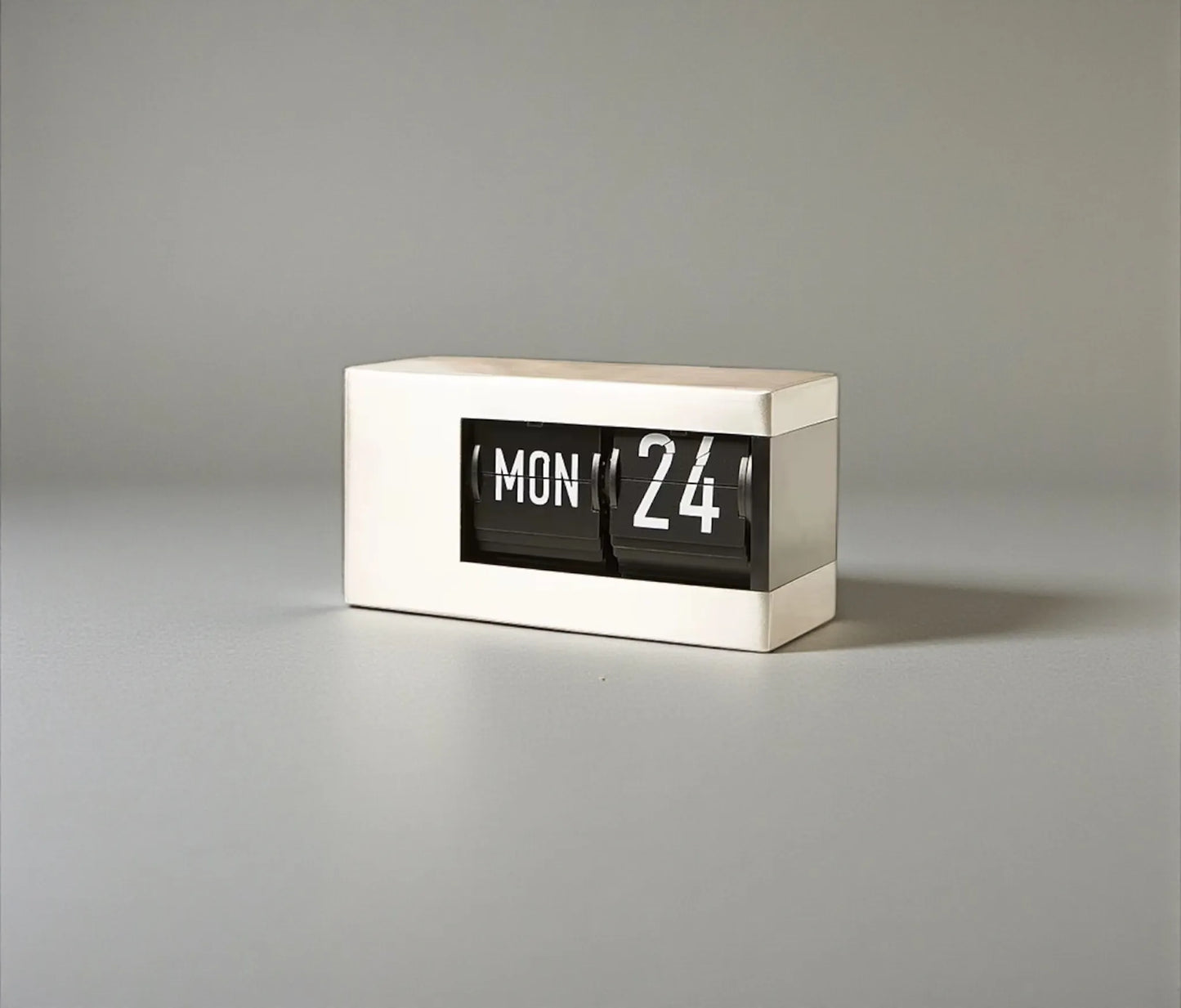 Elegant flip calendar - Roswell